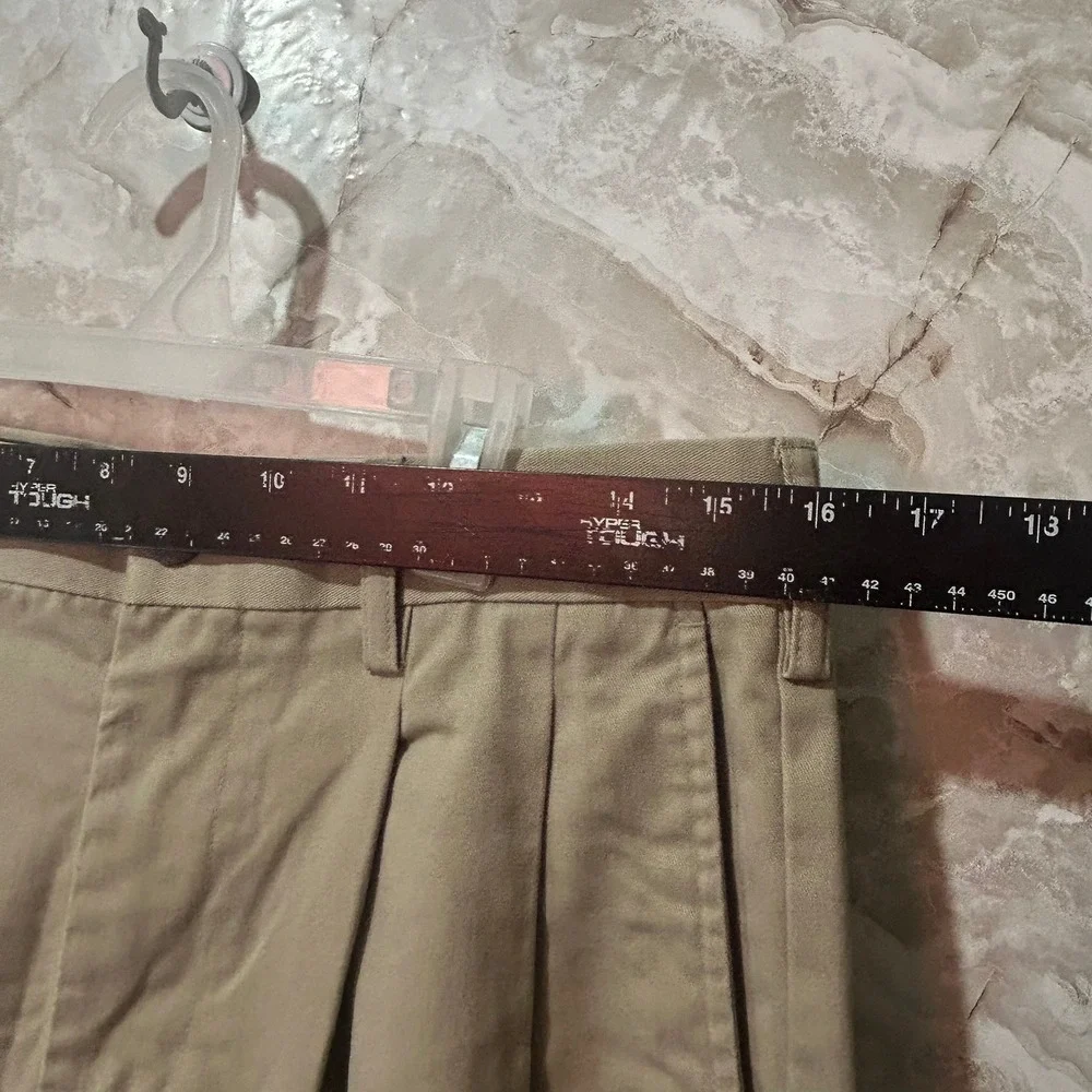 Croft & Barrow Mens Pleated Chino Pants Khaki Tan 32x32 (Measures‎ 32x30)